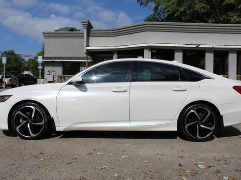 Used 2019 Honda Accord Sport image 4