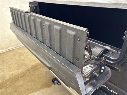 Certified 2024 GMC Sierra 1500 SLT image 28