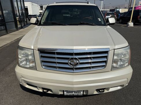 Used 2006 Cadillac Escalade AWD image 3