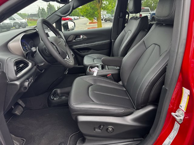 New 2027 Chrysler Pacifica Select FWD image 23