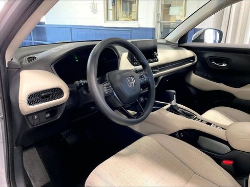 Used 2025 Honda HR-V LX image 8