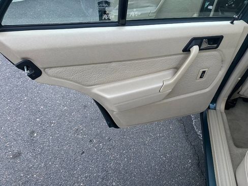 Used 1993 Mercedes-Benz 190 E 2.3 image 34