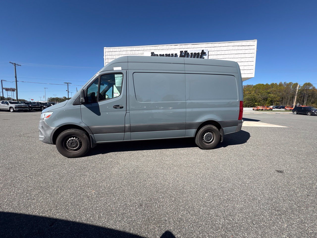 Used 2020 Mercedes-Benz Sprinter 2500 image 1
