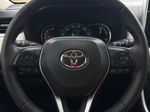Used 2025 Toyota RAV4 XLE Premium FWD image 24