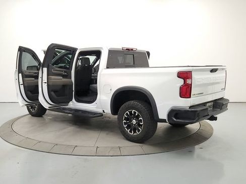 Used 2022 Chevrolet Silverado 1500 ZR2 image 13