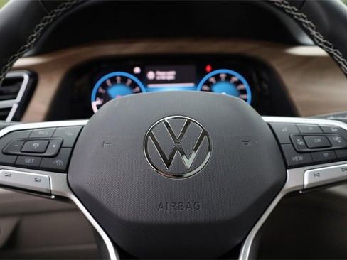 New 2026 Volkswagen Atlas SE image 13