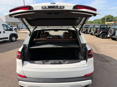 Used 2025 BMW X5 xDrive50e AWD/4WD image 17