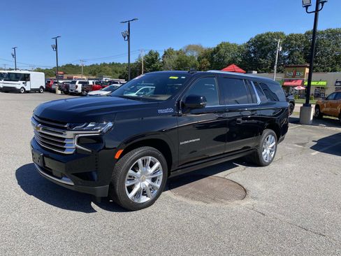 Used 2024 Chevrolet Suburban High Country w/ Premium Package 2 image 1