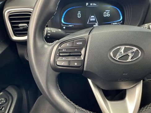 Used 2025 Hyundai Venue SEL FWD image 20