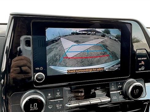 Used 2024 Toyota Highlander LE image 20