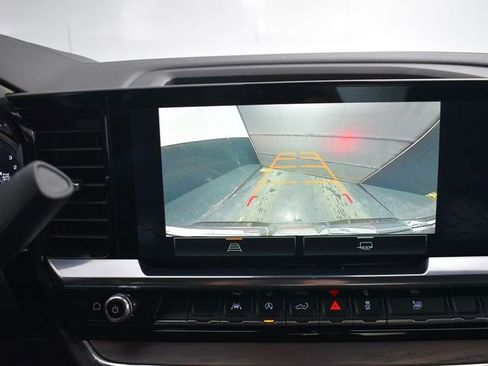 Used 2025 GMC Sierra 1500 SLT image 30