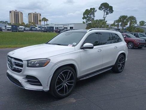 Used 2022 Mercedes-Benz GLS 450 4MATIC image 2