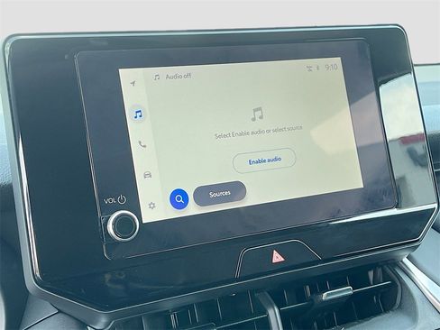 Used 2024 Toyota Venza LE image 14