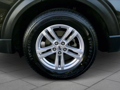 Used 2023 Ford Explorer XLT w/ Equipment Group 202A image 10