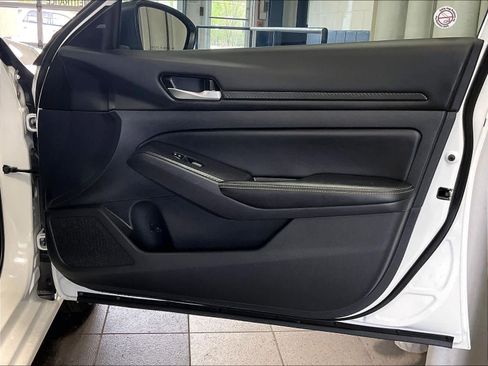 Certified 2025 Nissan Altima 2.5 SV FWD image 12