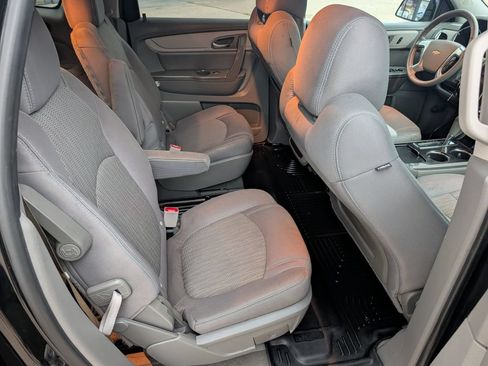 Used 2017 Chevrolet Traverse LT AWD/4WD image 17
