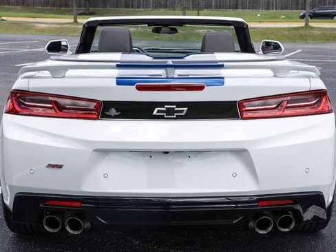 Used 2017 Chevrolet Camaro SS RWD image 7
