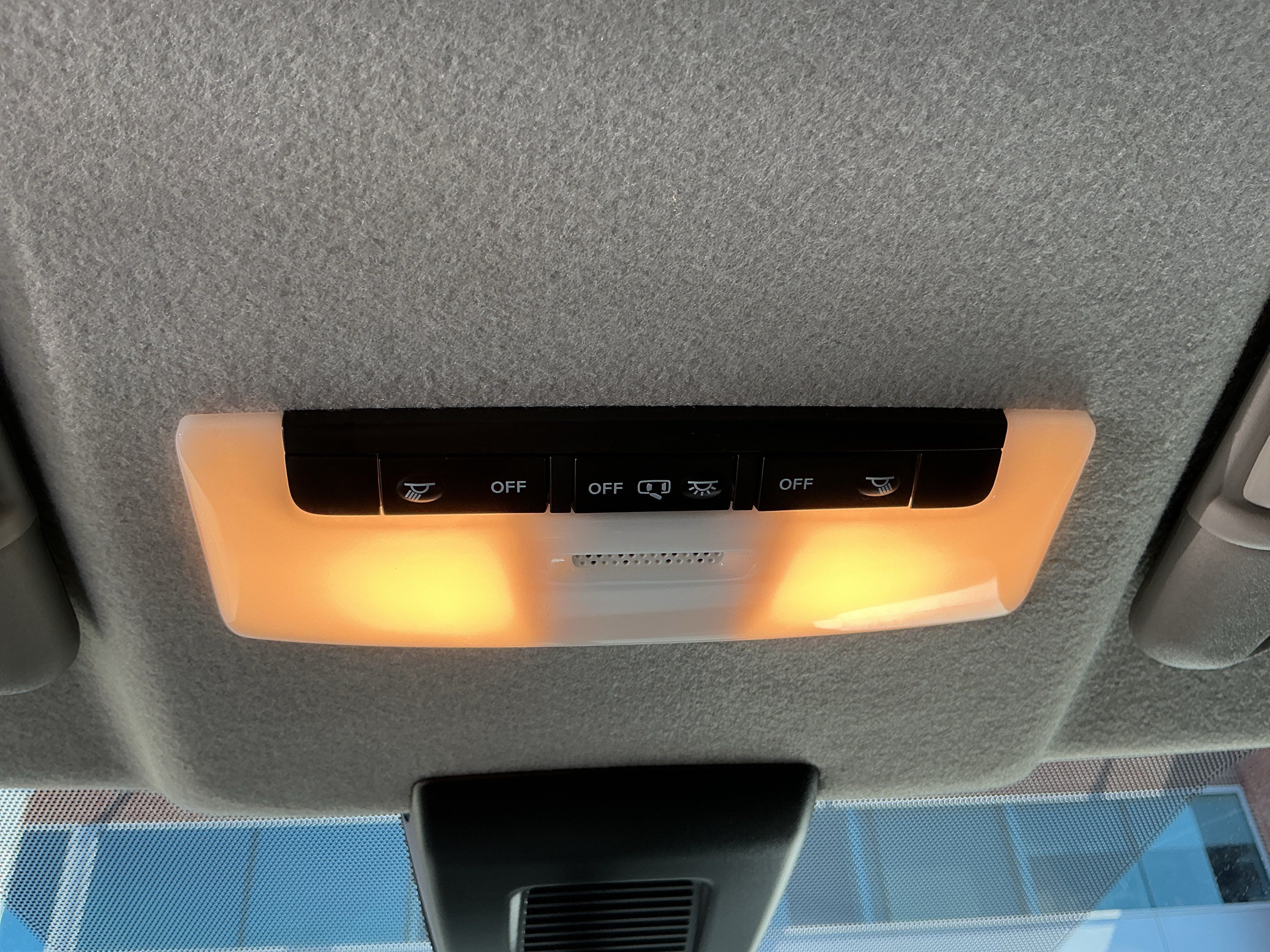 Certified 2025 Nissan Kicks Play S FWD image 23