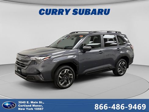 Used 2025 Subaru Forester Premium AWD/4WD image 1