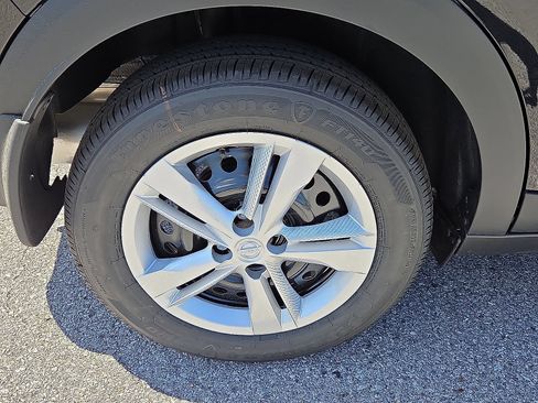 Used 2025 Nissan Kicks Play S FWD image 7