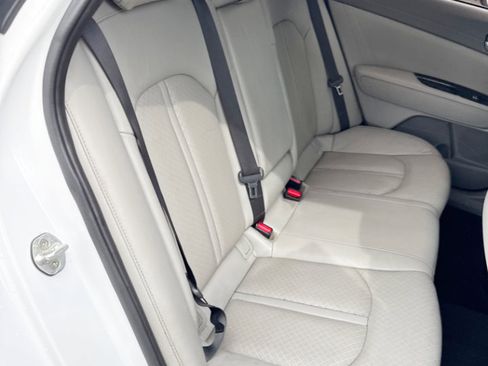 Used 2016 Kia Optima EX w/ Premium Package image 16