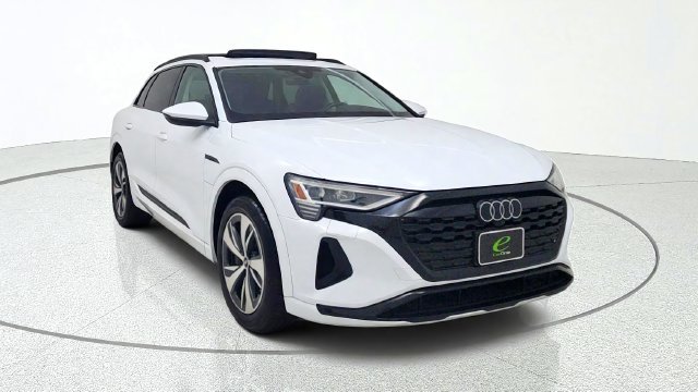 Used 2024 Audi Q8 e-tron Premium AWD/4WD image 1