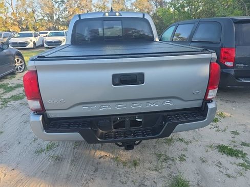 Used 2023 Toyota Tacoma SR5 w/ Technology Package image 4