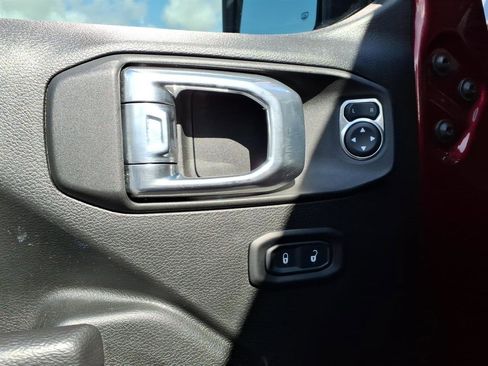 Used 2022 Jeep Wrangler Willys image 6