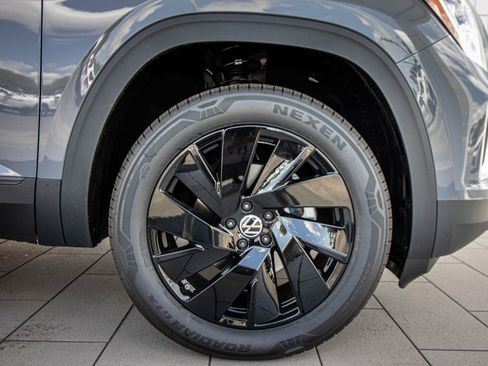 New 2026 Volkswagen Atlas SE FWD image 4