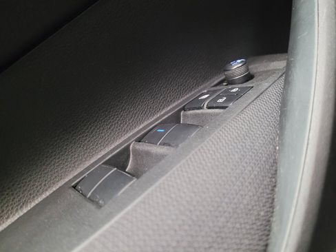 Used 2022 Toyota Corolla LE FWD image 27