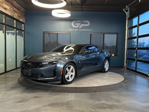 Used 2022 Chevrolet Camaro LT RWD image 7