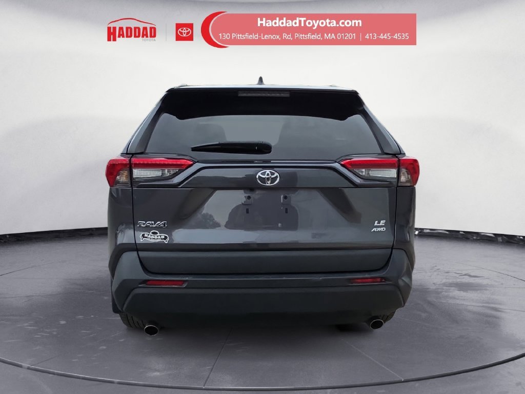 Used 2021 Toyota RAV4 LE AWD/4WD image 4