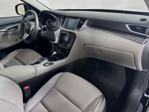 Certified 2025 INFINITI QX50 Luxe w/ Accent Package image 37