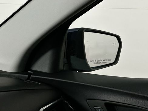 Used 2023 Chevrolet Equinox LT image 25