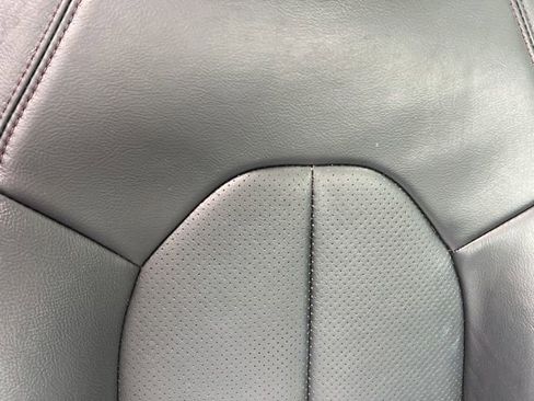 Used 2019 Chrysler Pacifica Touring-L image 40