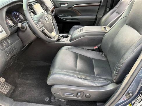 Used 2014 Toyota Highlander Limited FWD image 16