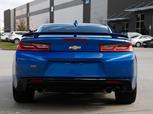 Used 2017 Chevrolet Camaro SS image 12