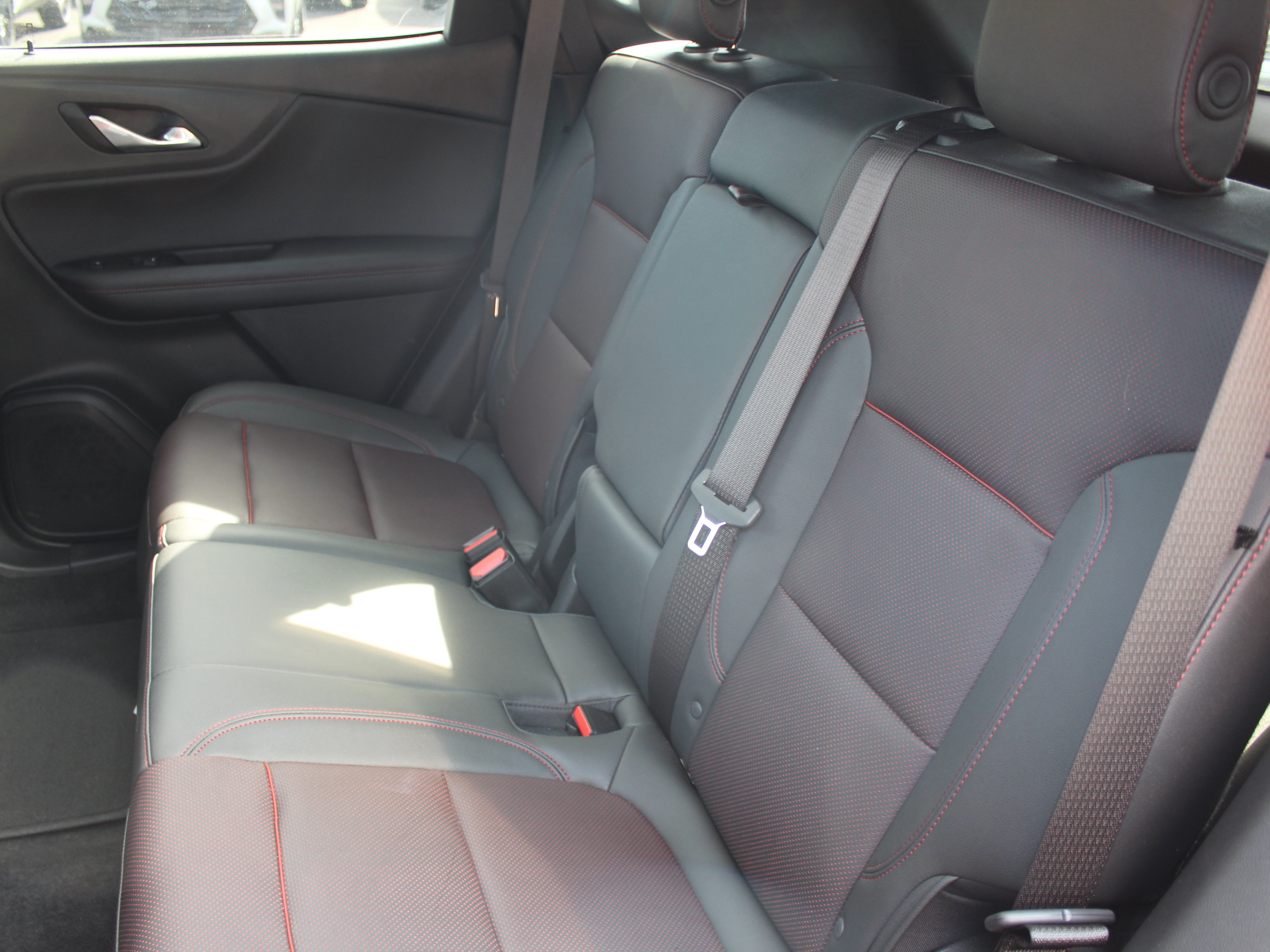 Used 2021 Chevrolet Blazer RS w/ Enhanced Convenience Package FWD image 23