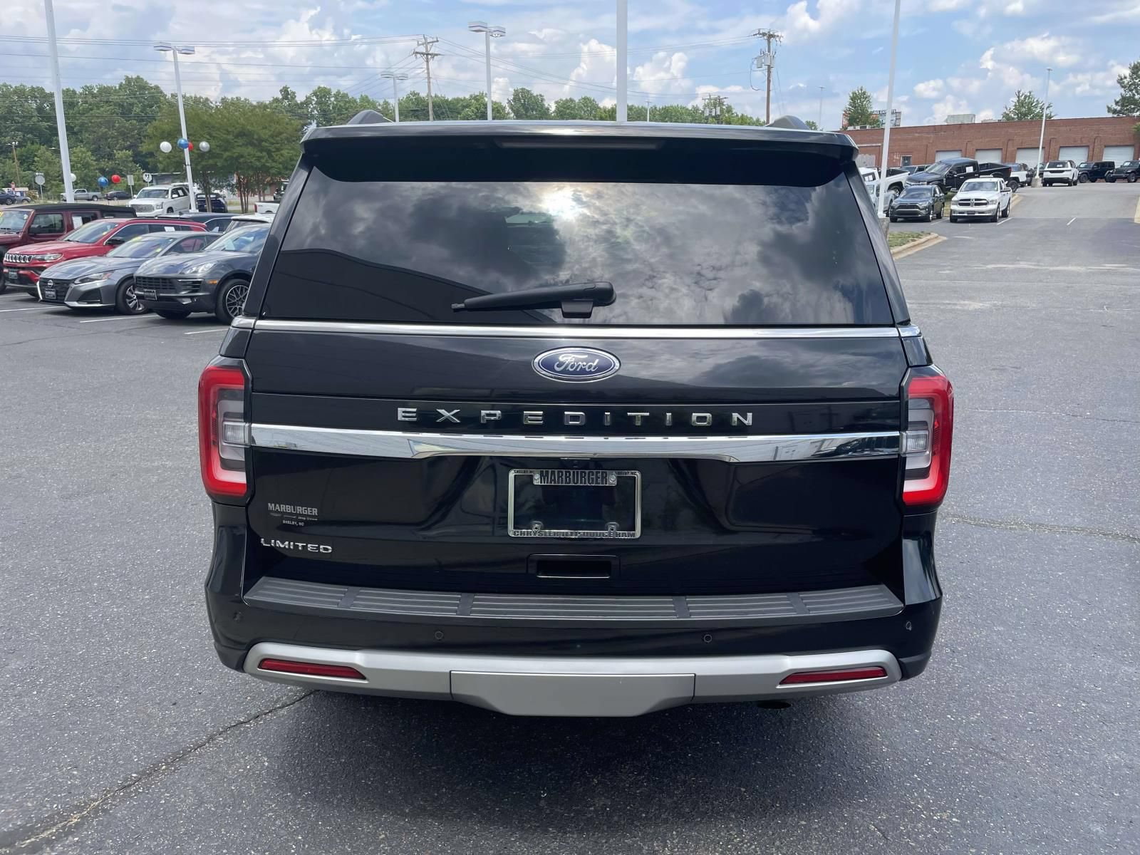Used 2024 Ford Expedition Limited AWD/4WD image 6