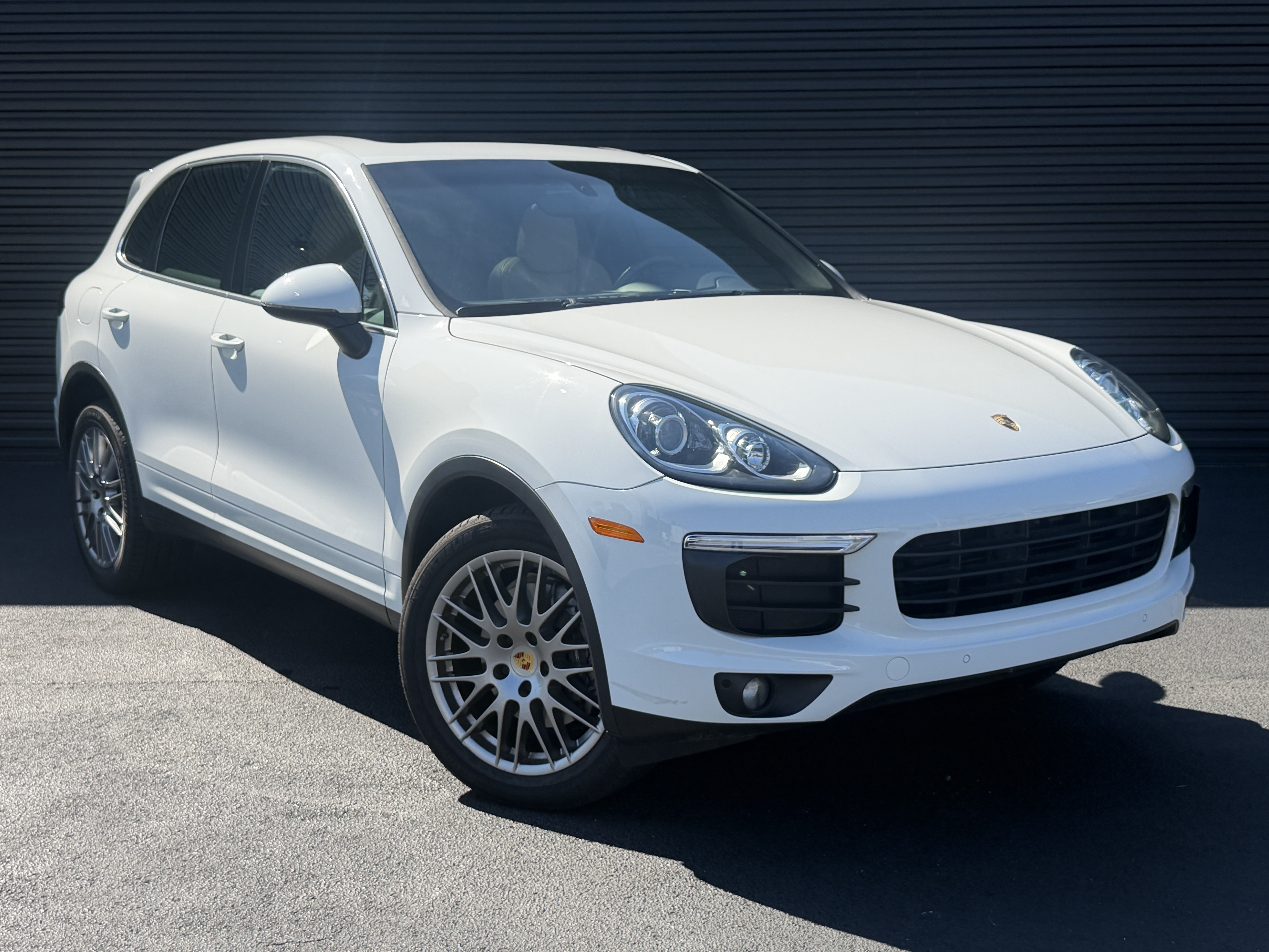 Used 2016 Porsche Cayenne AWD/4WD image 7
