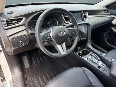 Used 2023 INFINITI QX50 Luxe FWD image 3