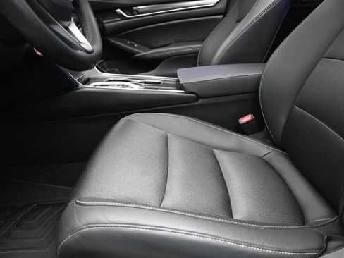 Used 2019 Honda Accord Sport image 13