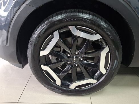 Certified 2023 Kia Telluride S w/ S Sunroof Package AWD/4WD image 7