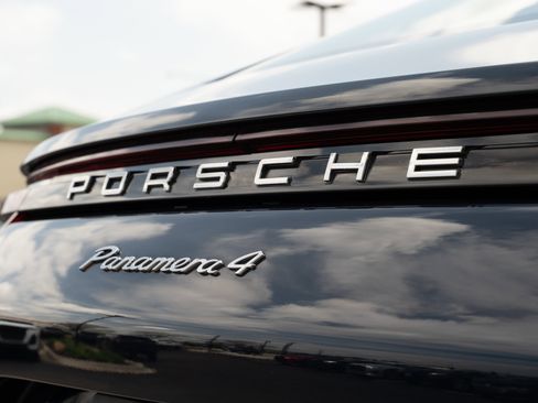 Used 2020 Porsche Panamera 4 image 33