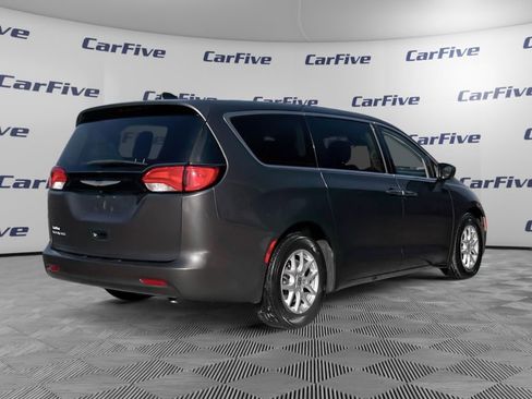 Used 2023 Chrysler Voyager LX image 6