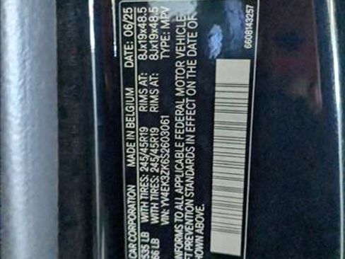 New 2025 Volvo EX30 Plus w/ Protection Package Premier image 16