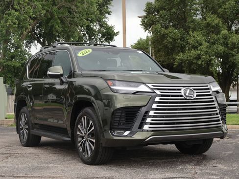 Used 2023 Lexus LX 600 4WD image 1