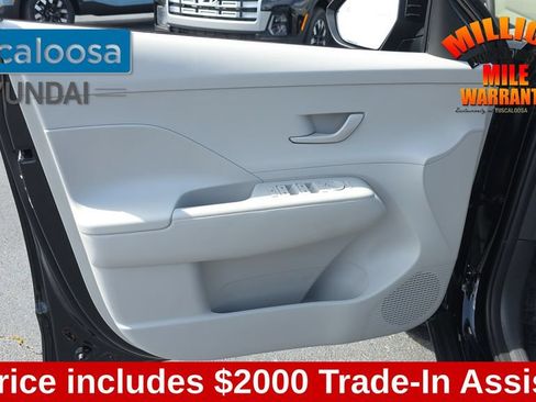 Used 2024 Hyundai Kona SEL AWD/4WD image 12