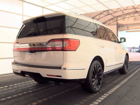 Used 2020 Lincoln Navigator Reserve w/ Equipment Group 208A Reserve AWD/4WD image 3