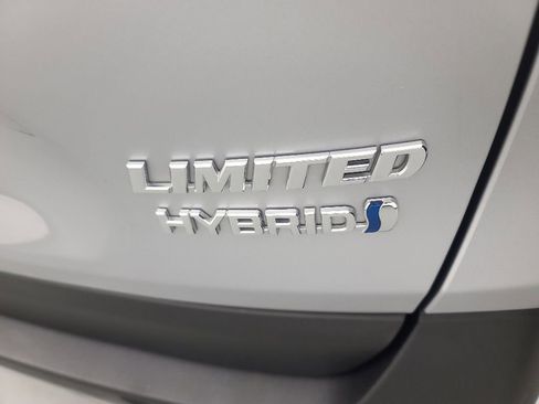 Used 2020 Toyota RAV4 Limited AWD/4WD image 13